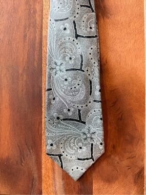 Vintage Gianni Versace 100% Woven Silk Jacquard Tie Silver Black Paisley